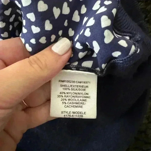 Joie Heart Printed Wool Cashmere Sweater - Picture 5 of 6